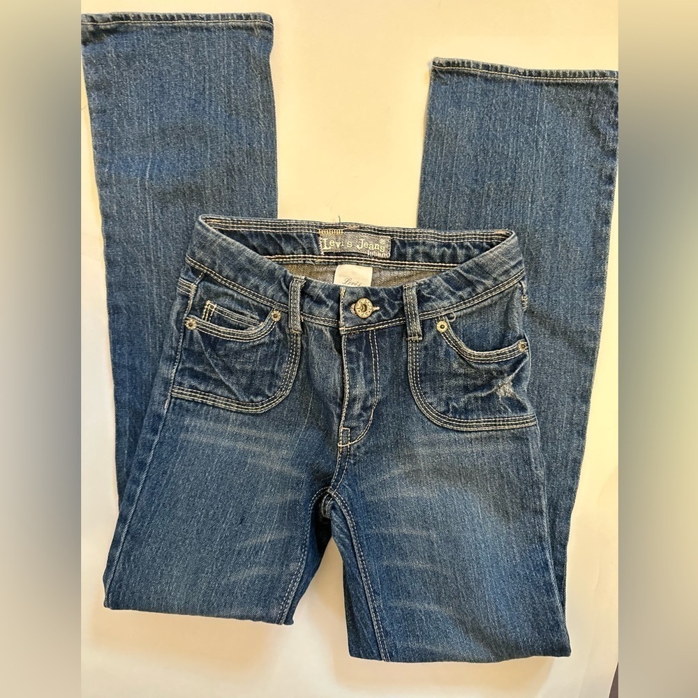 Y2K lightly distressed Levi’s special edition bootcut jean